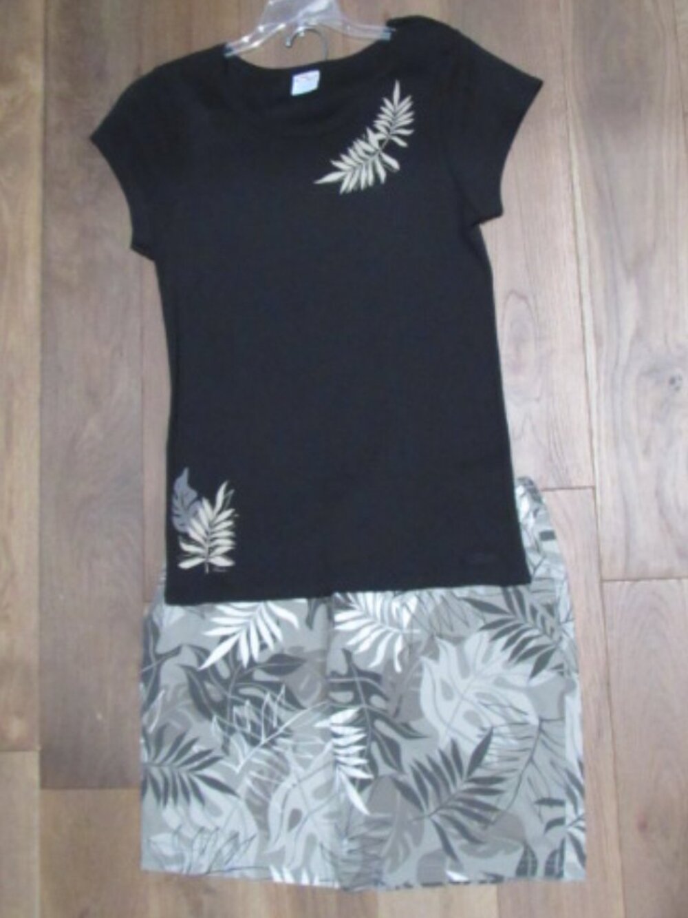 Crazy Shirts Hawaiian Top and Skirt Set Size 8
